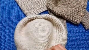 Отвечаю на комментарии (плотность вязания берета. о подкладе в берет и шапку, о ВТО) и еще...