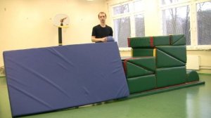 Командные вышибалы через препятствие