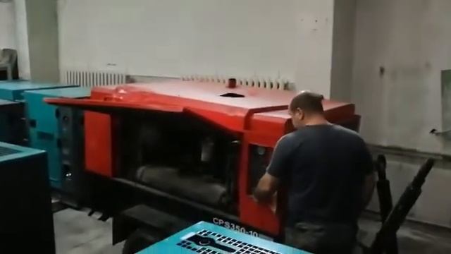 Запуск дизельный компрессор на 10 кубов. Для Пескоструйки/Молотков/Пневмоинструмента/Строительства
