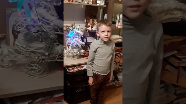 Детский стих у ёлки?? Новый год 2020? смотреть онлайн