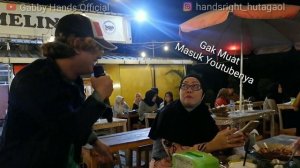 HandsRight Baperin Ukhti Pengunjung Cafe Dengan Lagu Jikalau Kau Cinta (Judika ) Sampai Terpesona