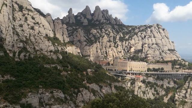 МОНТСЕРРАТ, ГУЛЯЕМ В ГОРАХ || selected spices смотреть онлайн