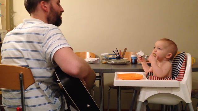 Программист помогает годовалой дочери есть цветную капусту смотреть онлайн