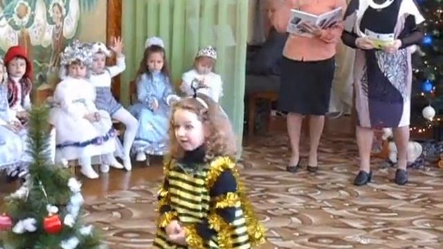 Новогодний утренник 2014 в детском саду Звездочка группа Карандаш пгт. Калита смотреть онлайн