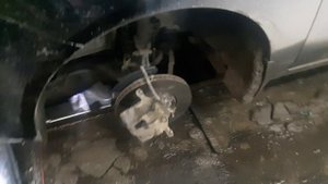 KIA CERATO Устранение бряка от направляющих супортов.