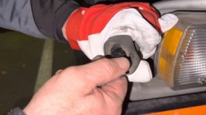 За 2 минуты меняем лампочку в габарите рожка полуприцепа  KOGEL