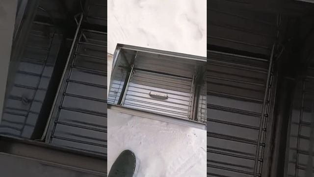 Коптильня горячего копчения из пищевой нержавеющей стали с гидрозатвором.
