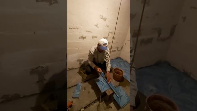 Стеклорезам как резать кафель ???