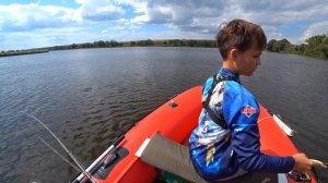 Щука в августе - рыбалка с лодки с сыном. Ловили щуку на воблеры, джерк, джиг, тролинг и лягушки :)