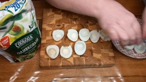 Рецепт из СССР. Фаршированные яйца со шпротам. Вкусная и простая закуска.