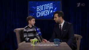 Зачем девушки надувают губы
