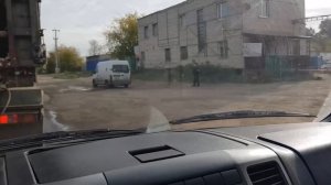 Обочечники обгоняют обочечников. Грязь, лужи и ямы им не помеха.