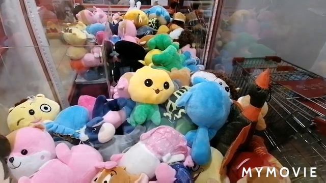 Поиграла в два автомата Хватайка в пятерочке и магните. смотреть онлайн