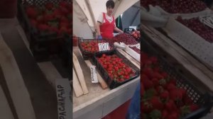 Рынок в Москве с дешёвыми фруктами и овощами. Рынок тёплый Стан