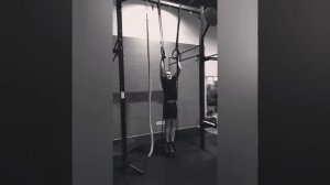 Силовые выходы на кольцах, гимнастика.