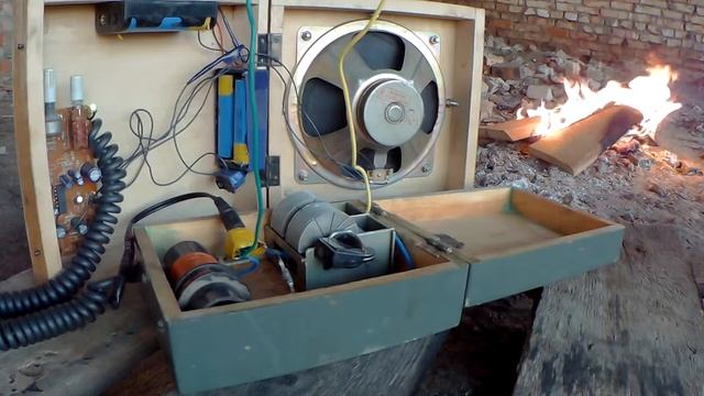 Детекторный приемник на закате за городом. смотреть онлайн