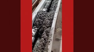 Заливаем в формы столбики на бетонный забор