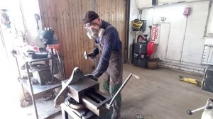 Снять гидравлический сайлентблок с рычага, с помощью болгарки.