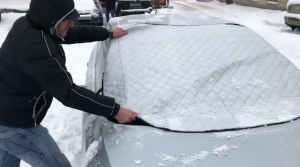 Накидка на лобовое стекло автомобиля от намерзания, покрывало для лобового стекл.