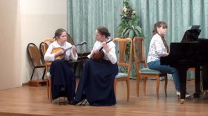 Дуэт домристов Степанова Алиса,Колосова Яна-5 класс.