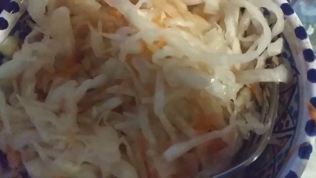 Картошка жаренная с салом и луком.