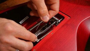 Best way to block a Floyd Rose? | Tremol-No | Guitar Tech Tips | Ep. 10 | Thomann