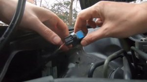 How to change replace Headlight bulbs in Toyota Venza 2009-2015