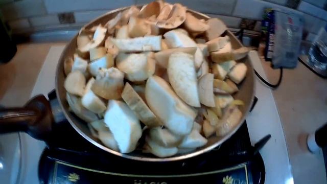 Картошка по селянски с белыми грибами