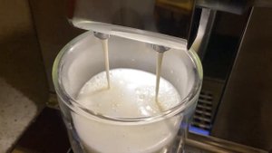 KRUPS Intuition Experience+ EA877D - Test parzenia Latte Macchiato