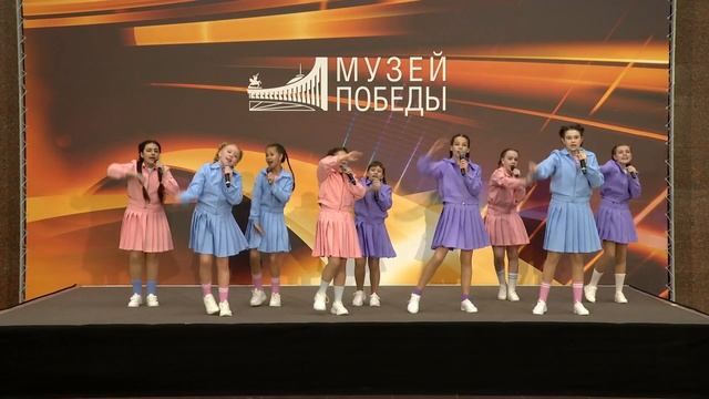 Заслуженный коллектив РФ "Соловушка" - Чудесный день (Н. и И.Нужины) Музей Победы смотреть онлайн