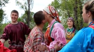 ВДОЛЬ ПО УЛИЦЕ ВАНЮША