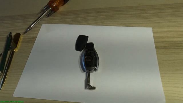 Mercedes Benz CLA C117 C218 Key Battery Change Replacement. Years 2012 to 2019 смотреть онлайн