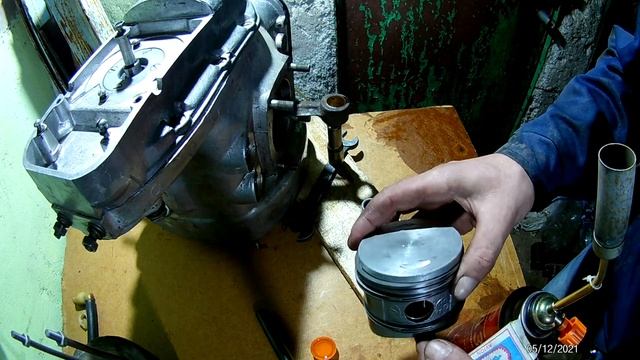установка цилиндров и поршней на мотоцикл Урал смотреть онлайн