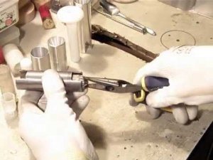 Как извлечь пулю из патрона с помощью обжимки типа "Оборотень"