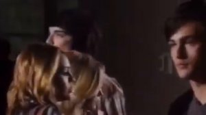 «reste juste avec moi. toujours». — просто будь рядом. всегда.🌝