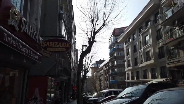 Way to Constantinopolis hotel, Istanbul / Дорога к отелю "Constantinopolis" от трамвая Т1, Стамбул смотреть онлайн