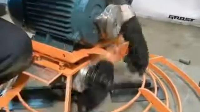 Универсальная затирочная машина Grost ZMU