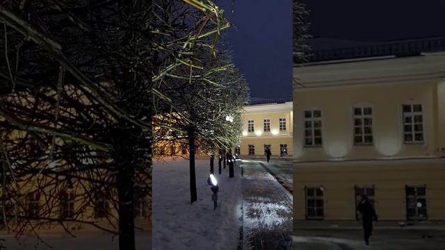 Гололёд в Казани?  Мы приехали в Казань зимой,застали снегопад,лед,но город красив даже в эту погод