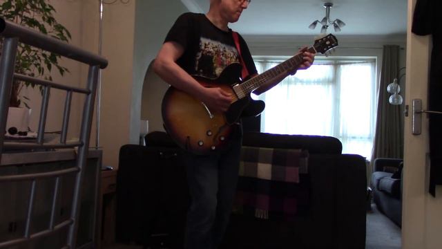 Epiphone ES 335 Inspired by Gibson Vintage sunburst смотреть онлайн