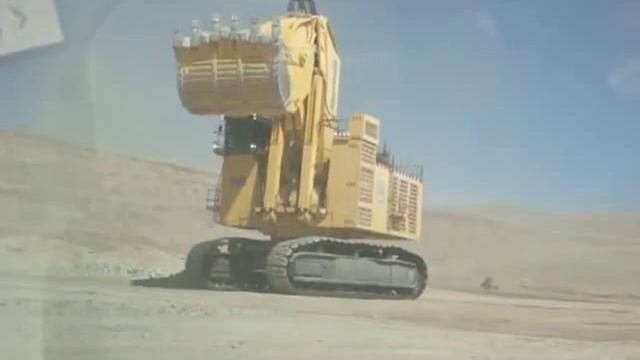 Коматцу 8000 интересный карьерный экскаватор смотреть онлайн