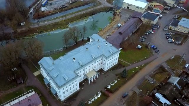 Усадьба Гончаровых в п. Полотняный завод.Съёмка с дрона смотреть онлайн