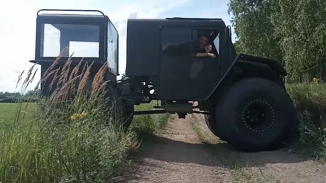 Вездеход R5 , работа подвески, подъем в гору, диагональ смотреть онлайн