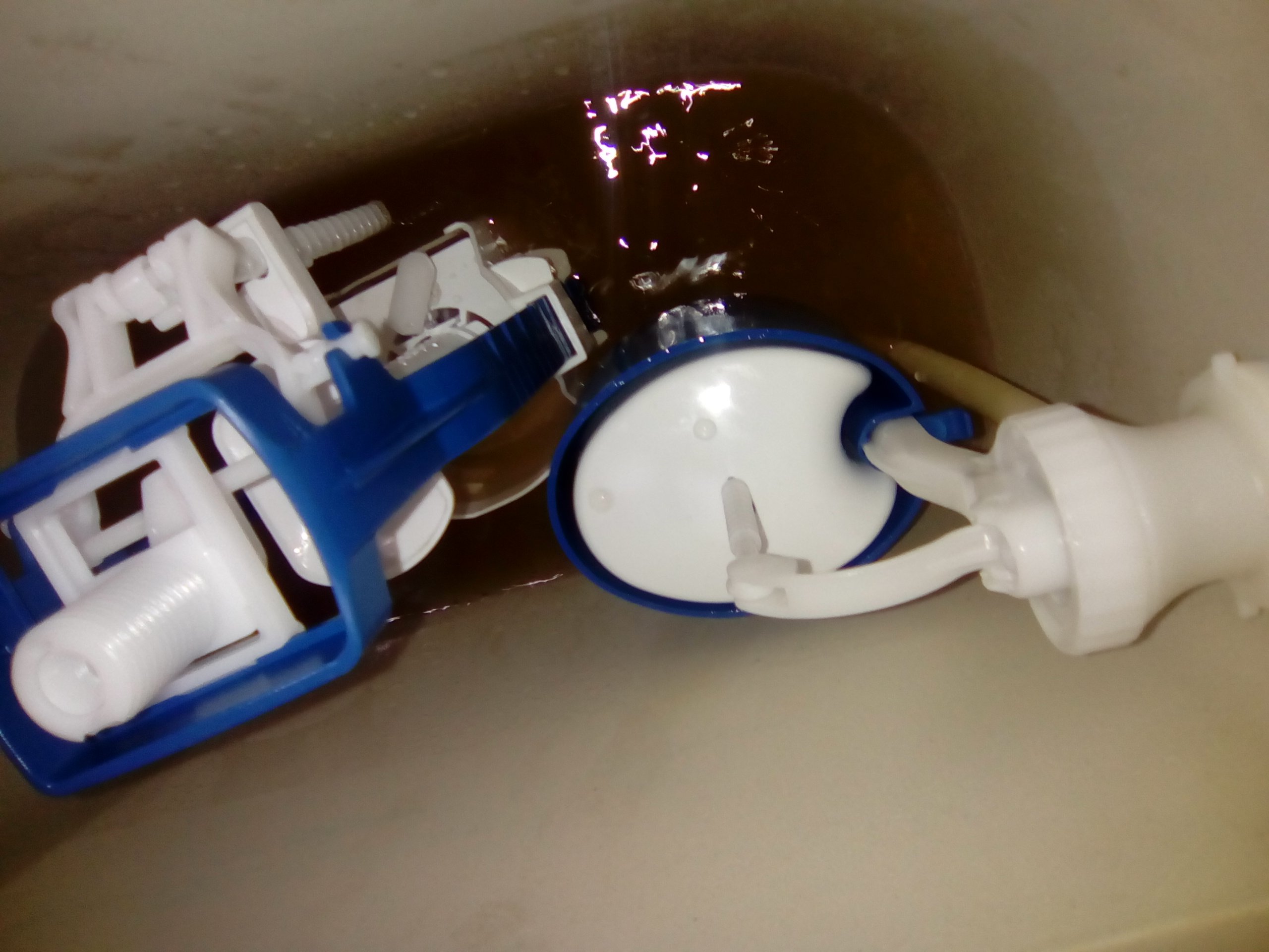 Как поменять клапан подачи воды бачка унитаза с нижней подводкой воды!