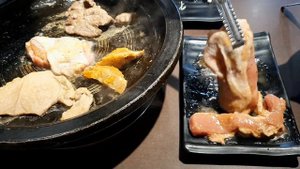САМЫЙ ДЕШЕВЫЙ БЕЗЛИМИТНЫЙ КОРЕЙСКИЙ РЕСТОРАН МЯСА. Еда без ограничений за 10$.