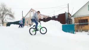 Зимние покатушки на BMX! ВАЛИМ БОЧКОМ)
