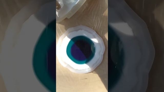 Создаём подставку из эпоксидной смолы, в технике "Иней" #epoxy #art #epoxyresin смотреть онлайн