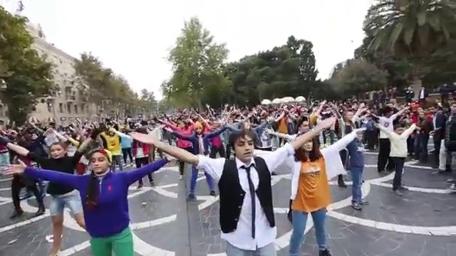 Chaplin Foxy Flashmob - FLASHMOB Azerbaijan