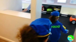 Pretend play police! ДЕТИ ИГРАЮТ В ПОЛИЦЕЙСКИХ В УЧАСТКЕ!
