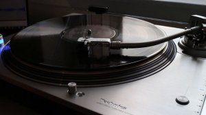 Air - Universal Traveler (2004 HQ Vinyl Rip) - Technics 1200G  Audio Technica ART9.mp4