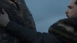 Дракон  и Джон Сноу.